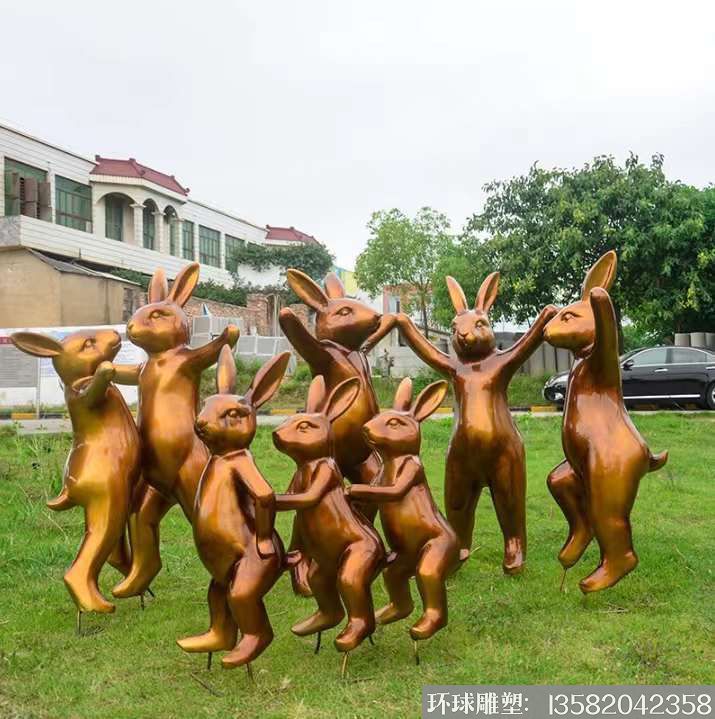 玻璃钢卡通兔子雕塑 跳舞的兔子雕塑3