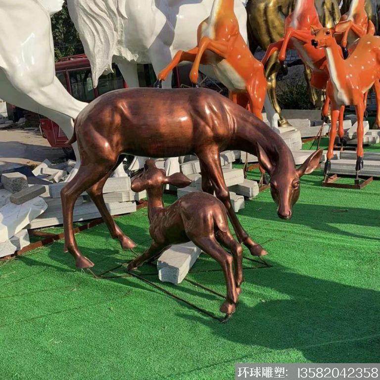 古铜色铜鹿雕塑 地产铜鹿雕塑加工厂家